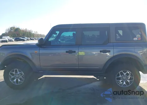 2022 Ford Bronco Badlands z USA, uszkodzony, nr VIN 1FMEE5DH3NLB02995